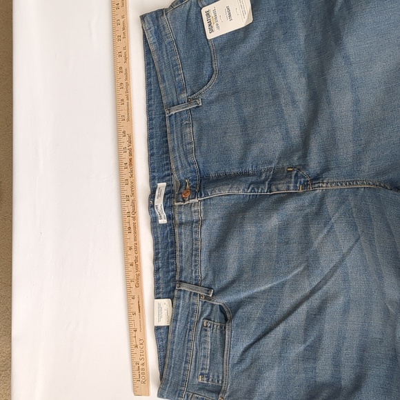 Levi's Signature Totally Shaping Straight High Rise Jean Sz 28L - Picture 8 of 12